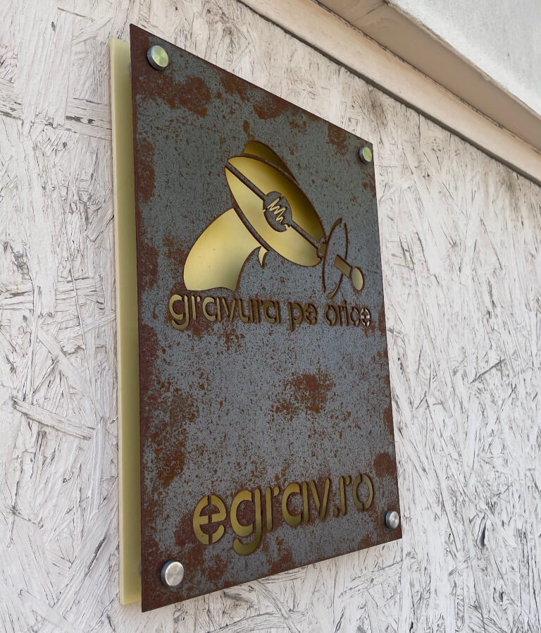 Placa de firma ruginita din otel