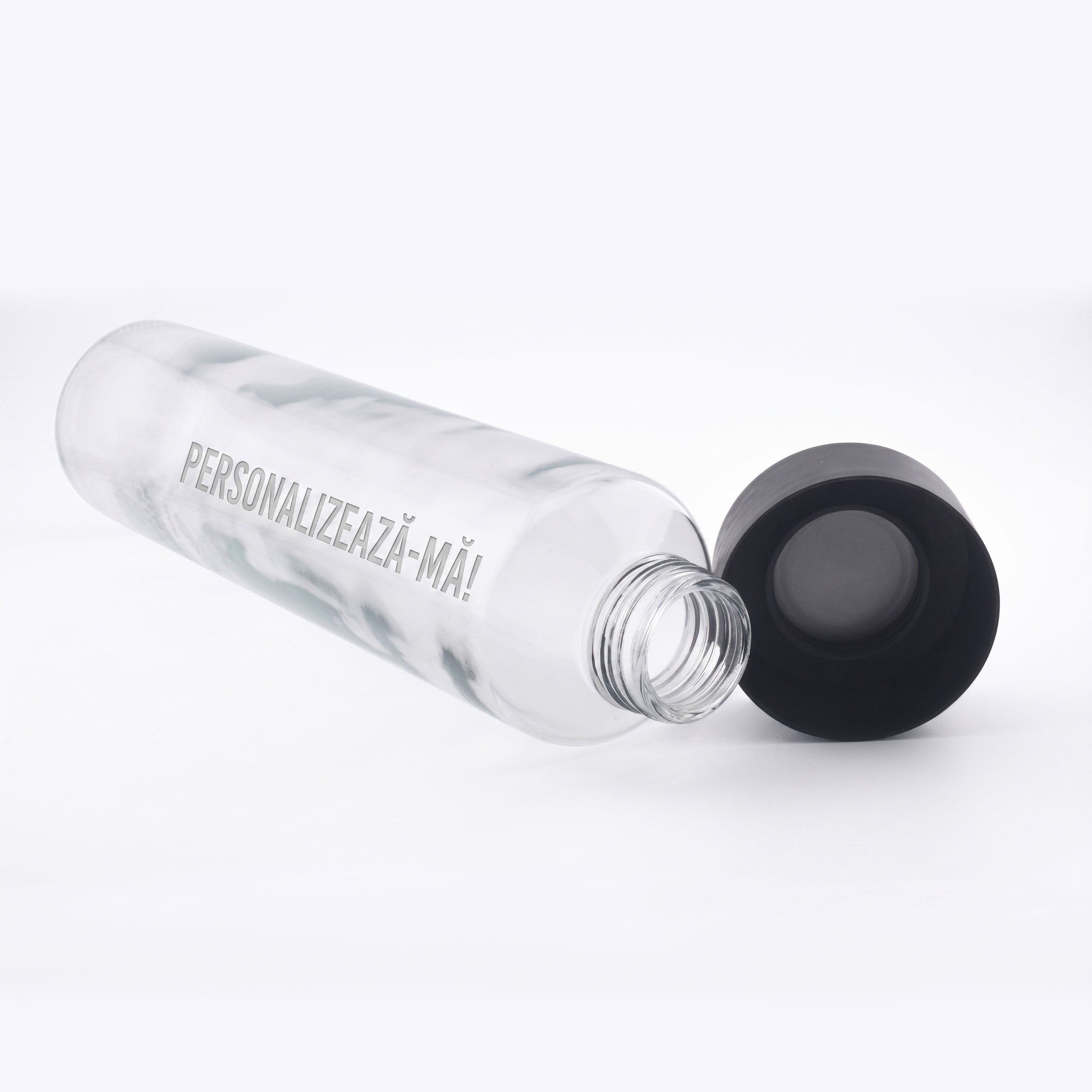 Sticla de capacitate 1L cu design minimalist, expusa pentru personalizare cu logo.