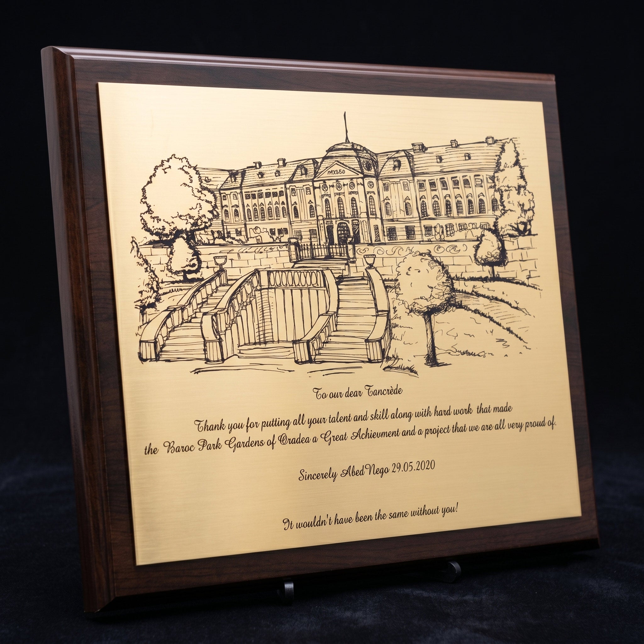 Placheta Premium Lemn si Placa Aurie Gravata 30x23 cm - Personalizabila