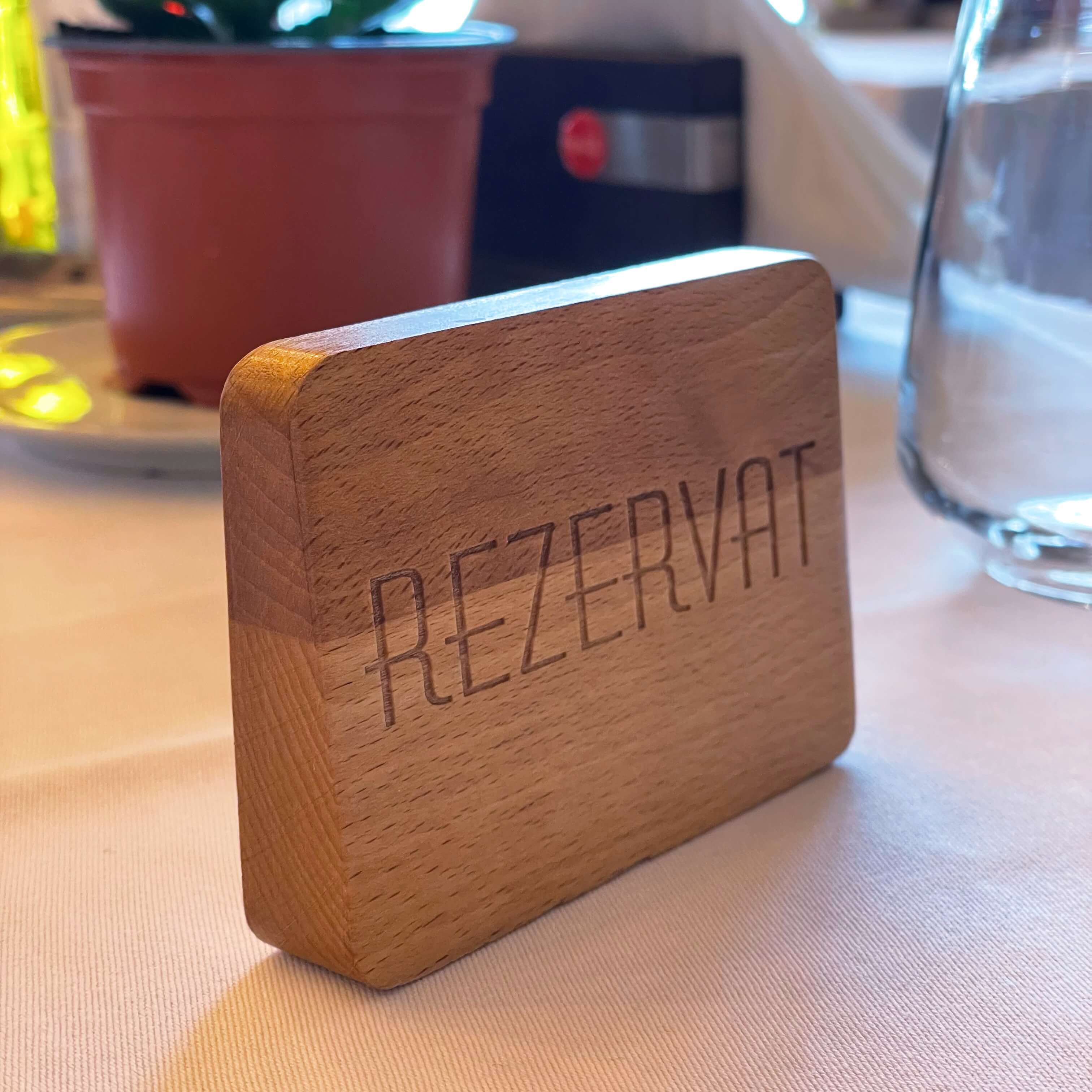 Wood QR code support - New York