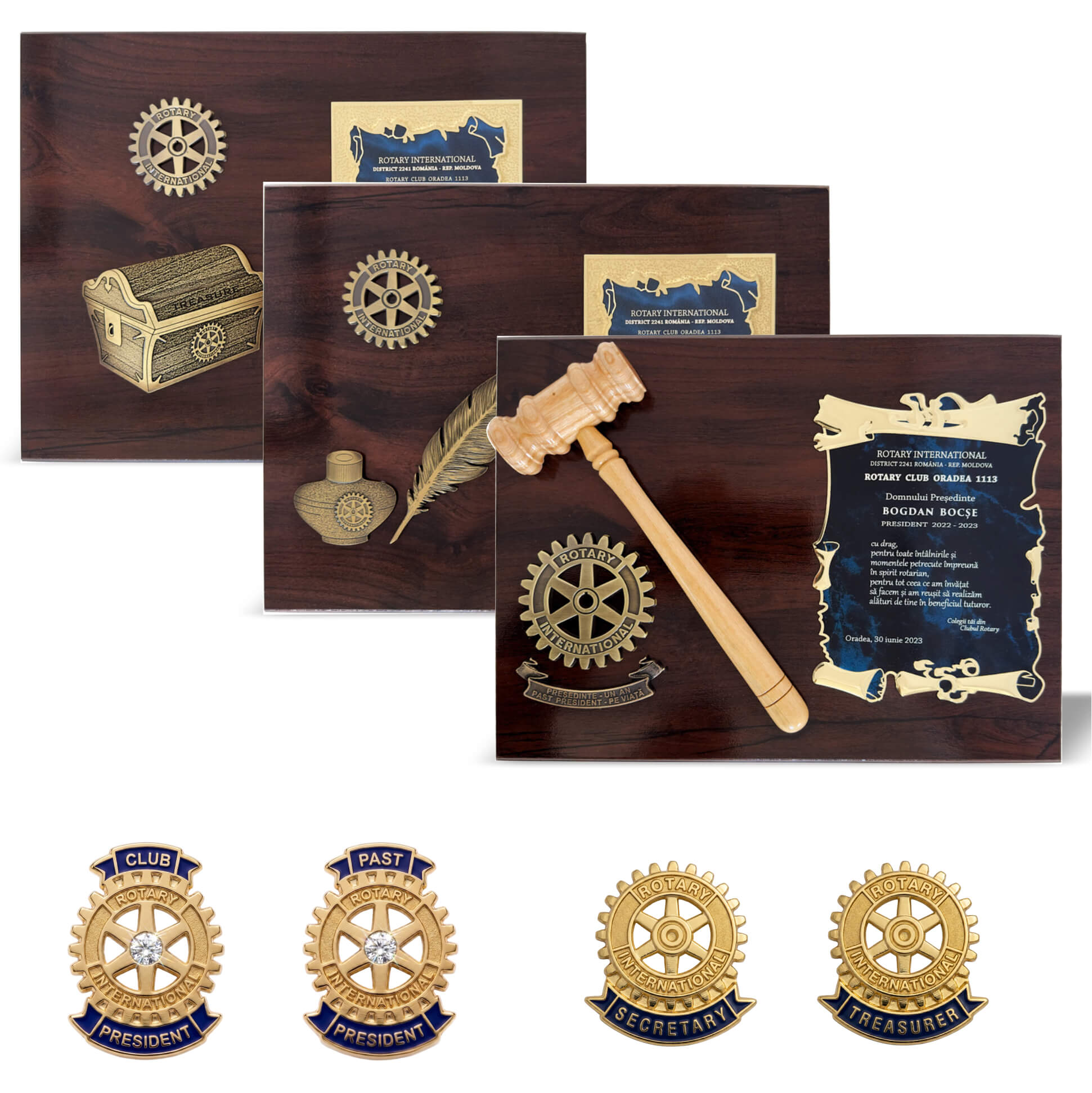 Set schimbare board Club Rotary International format din Placa Past President, Placa Past Secretar, Placa Past Trezorier, Insigna Presedinte, Insigna Secretar, Insigna Trezorier si Insigna Past President cu diamant