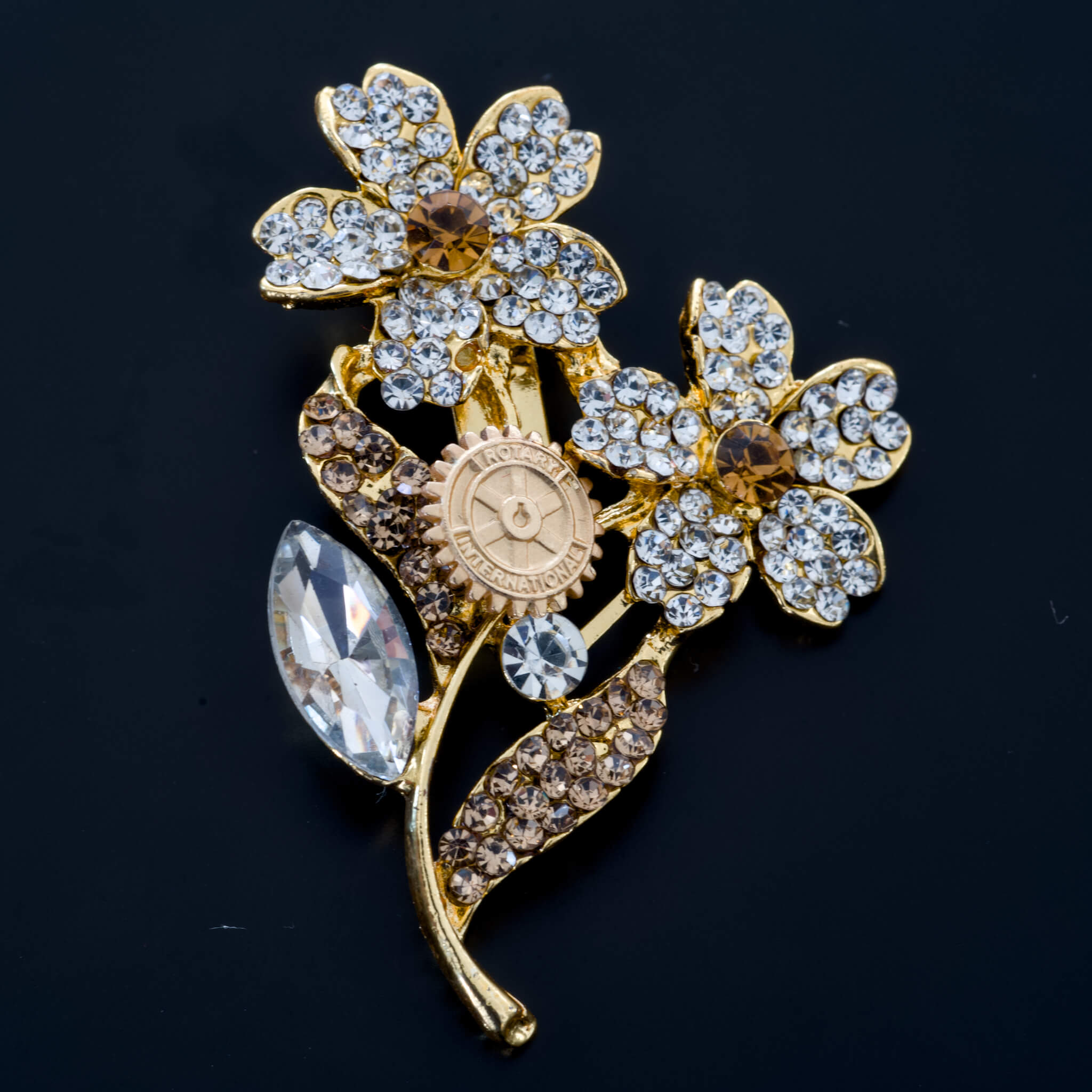 Brosa Rotary Gradina Dubla, auriu, doua flori cu cristale si frunza mare tip naveta