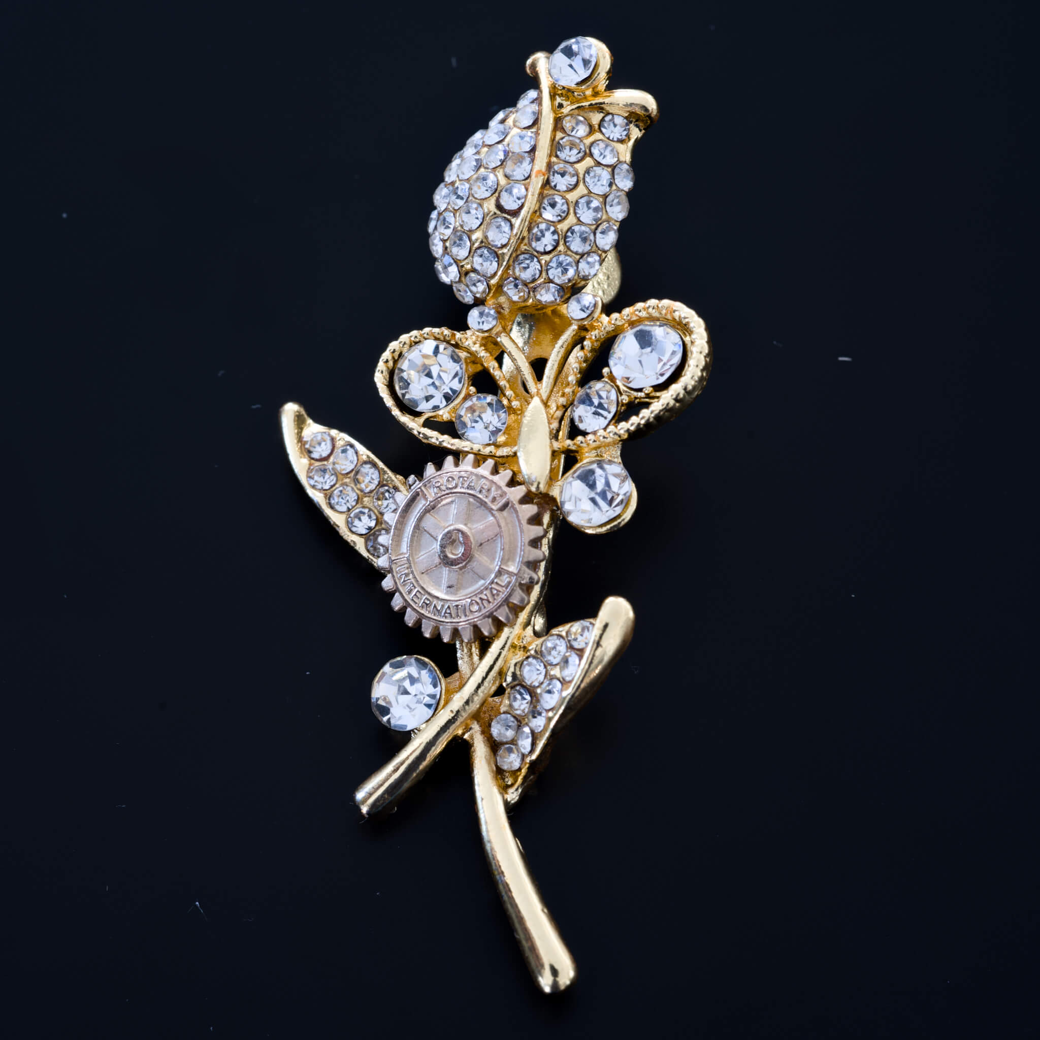 Brosa Rotary Trandafir Regal, auriu, trandafir cu cristale transparente