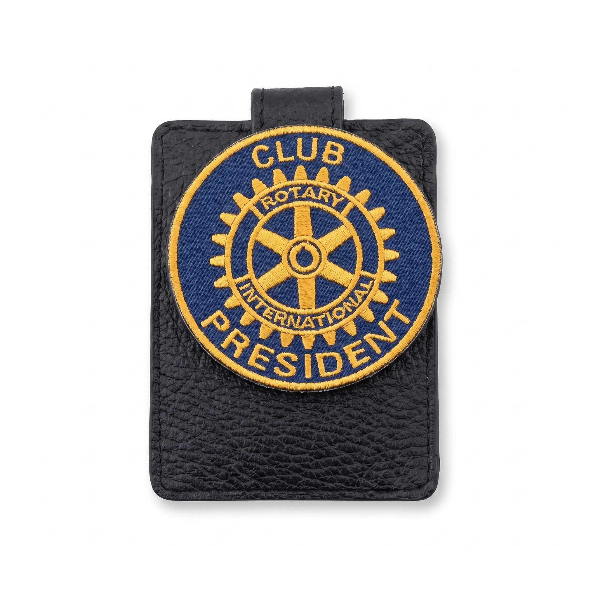 Emblema brodata cu functia de presedinte Rotary International, aplicata pe un suport texturat.