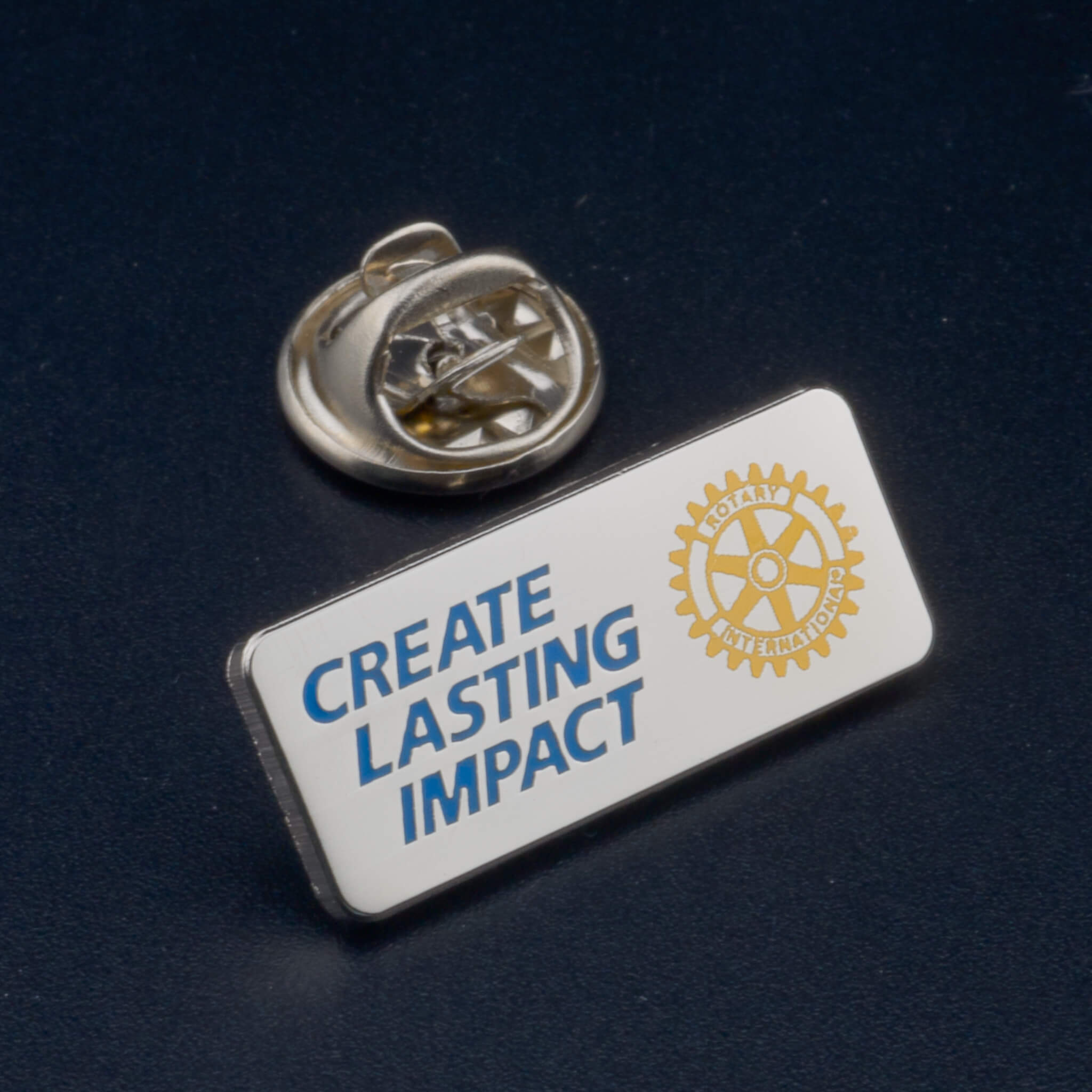 insigna Rotary Create Lasting Impact 2026-2027 23x10mm prindere ac tip fluture