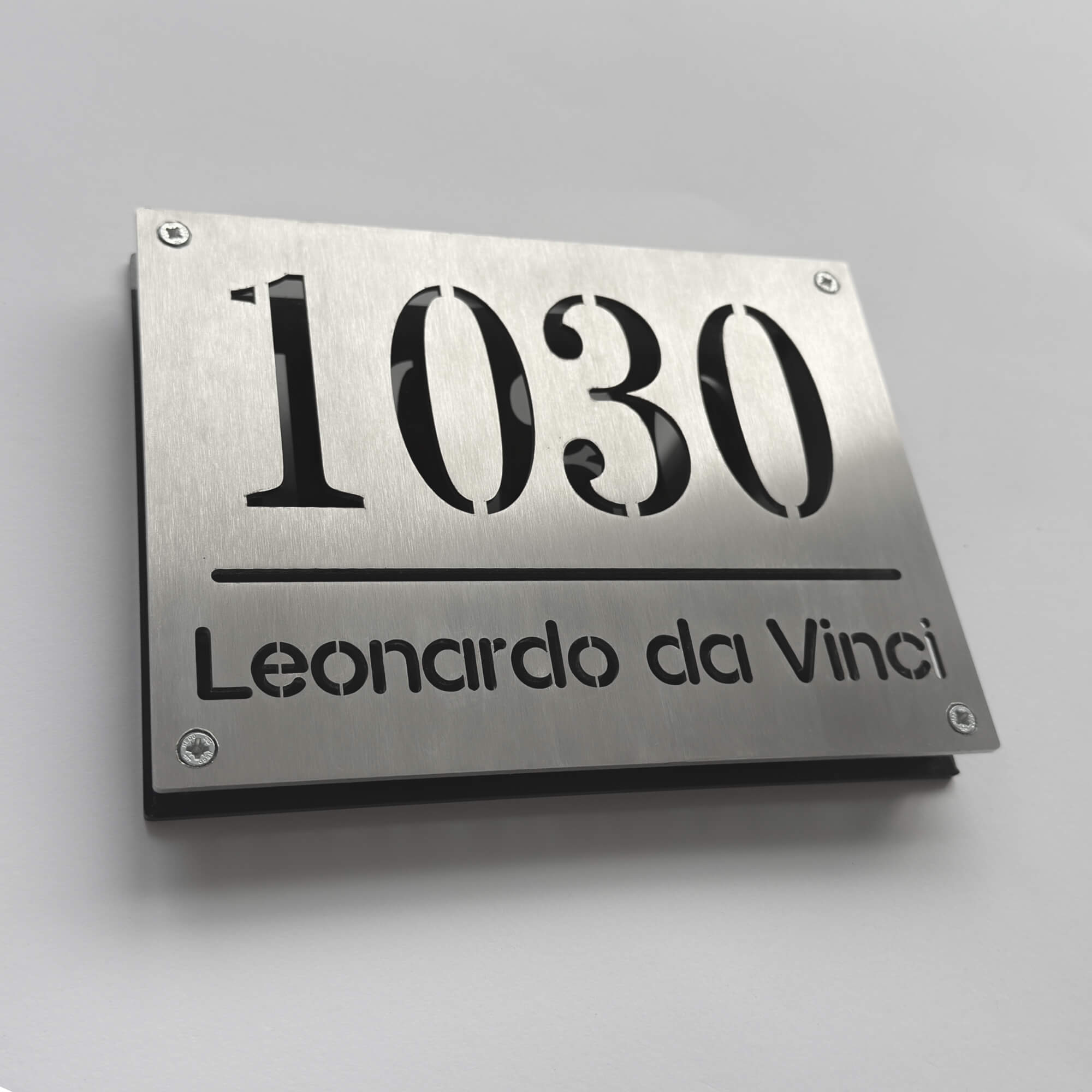 Numar Casa Inox Personalizat - Urban Landscape pe fundal gri