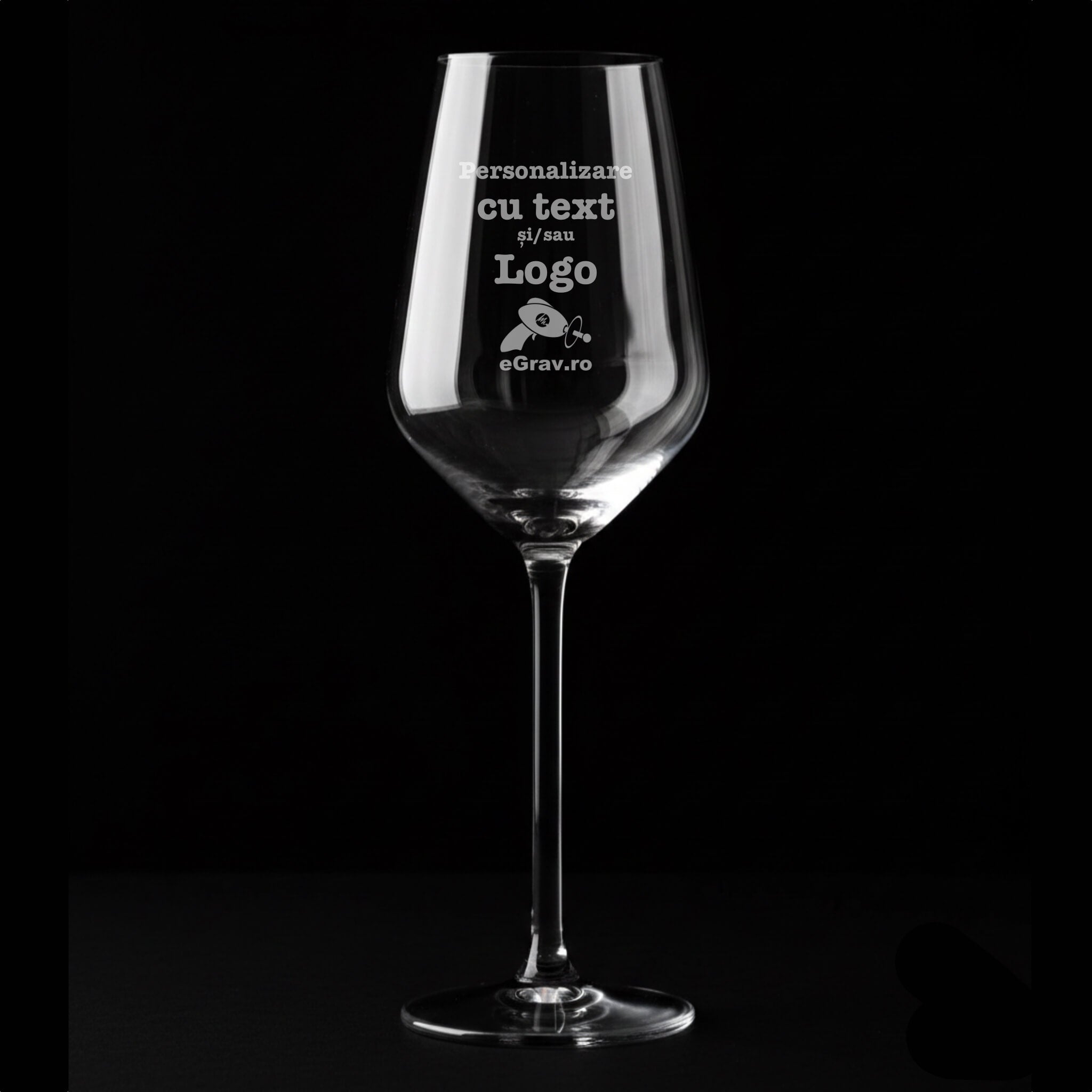 Pahar vin alb personalizat 380 ml Linea Carre gravura text logo fundal negru