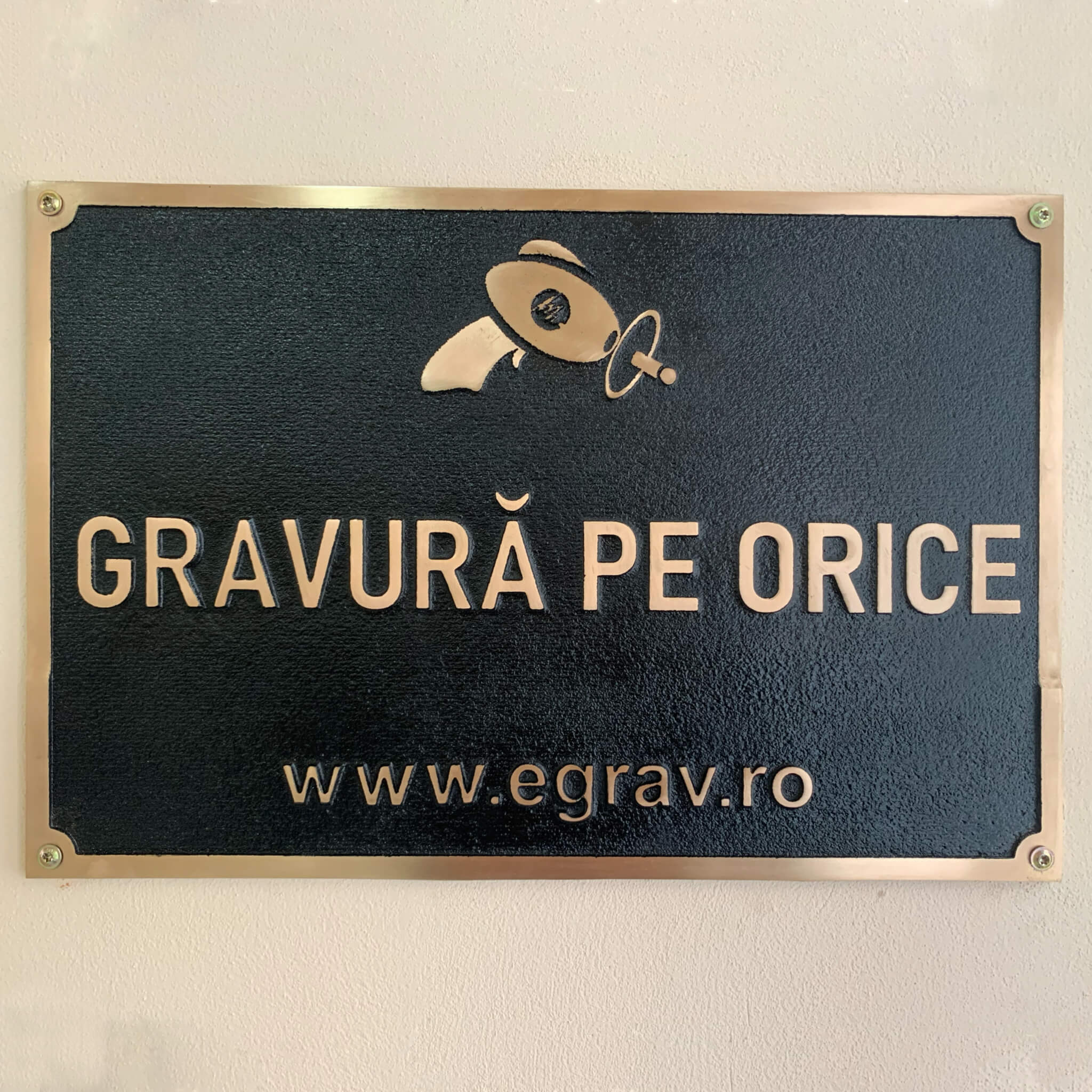 placa firma din bronz turnat personalizata – vedere frontala